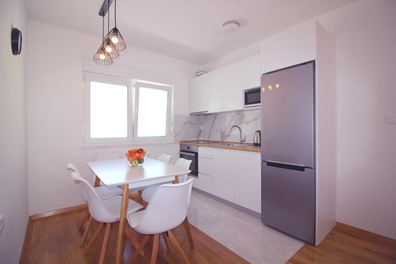 Sun Apartments Primošten Εξωτερικό φωτογραφία